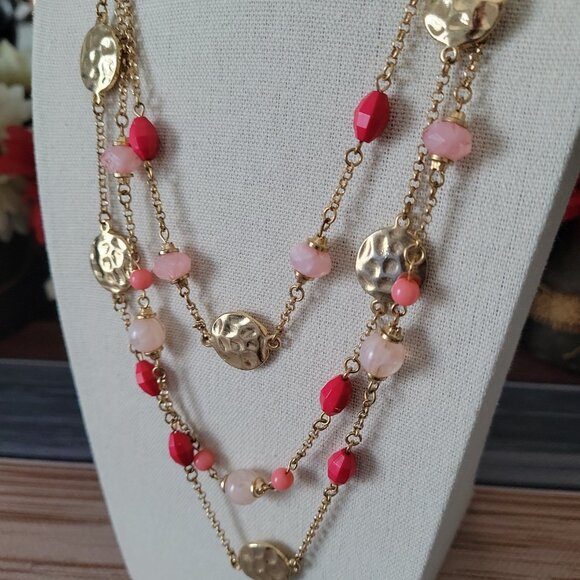 Gold Tone Multi Strand Necklace Pink Red Beads Hammered Discs Layered - Picture 4 of 5